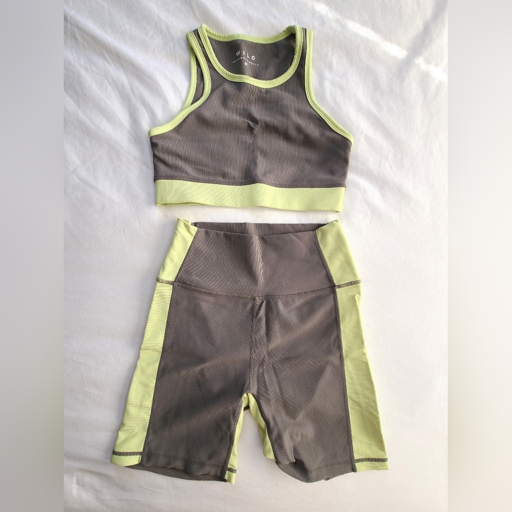 Wilo The Label Gray-green and Lime Contrast Sports Bra & High-Waist Leggings Set